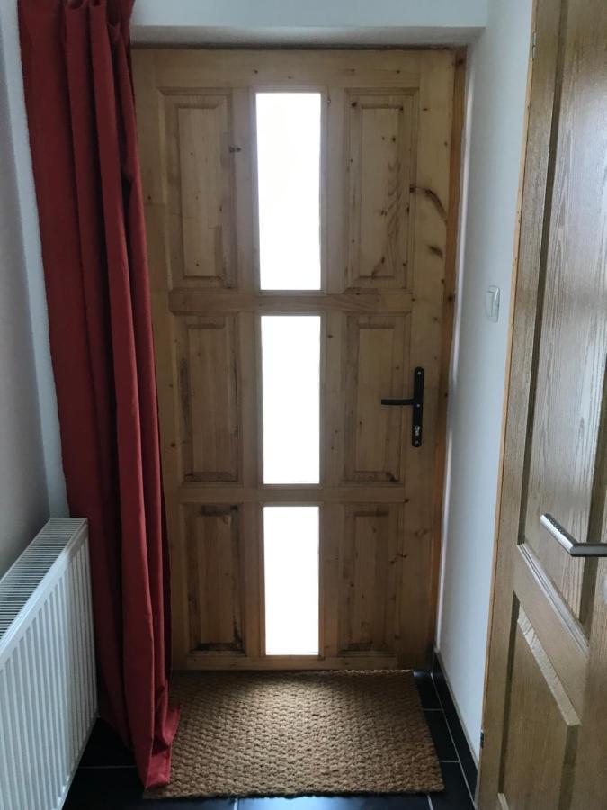 Kerti Franciaagyas Apartman Vác المظهر الخارجي الصورة