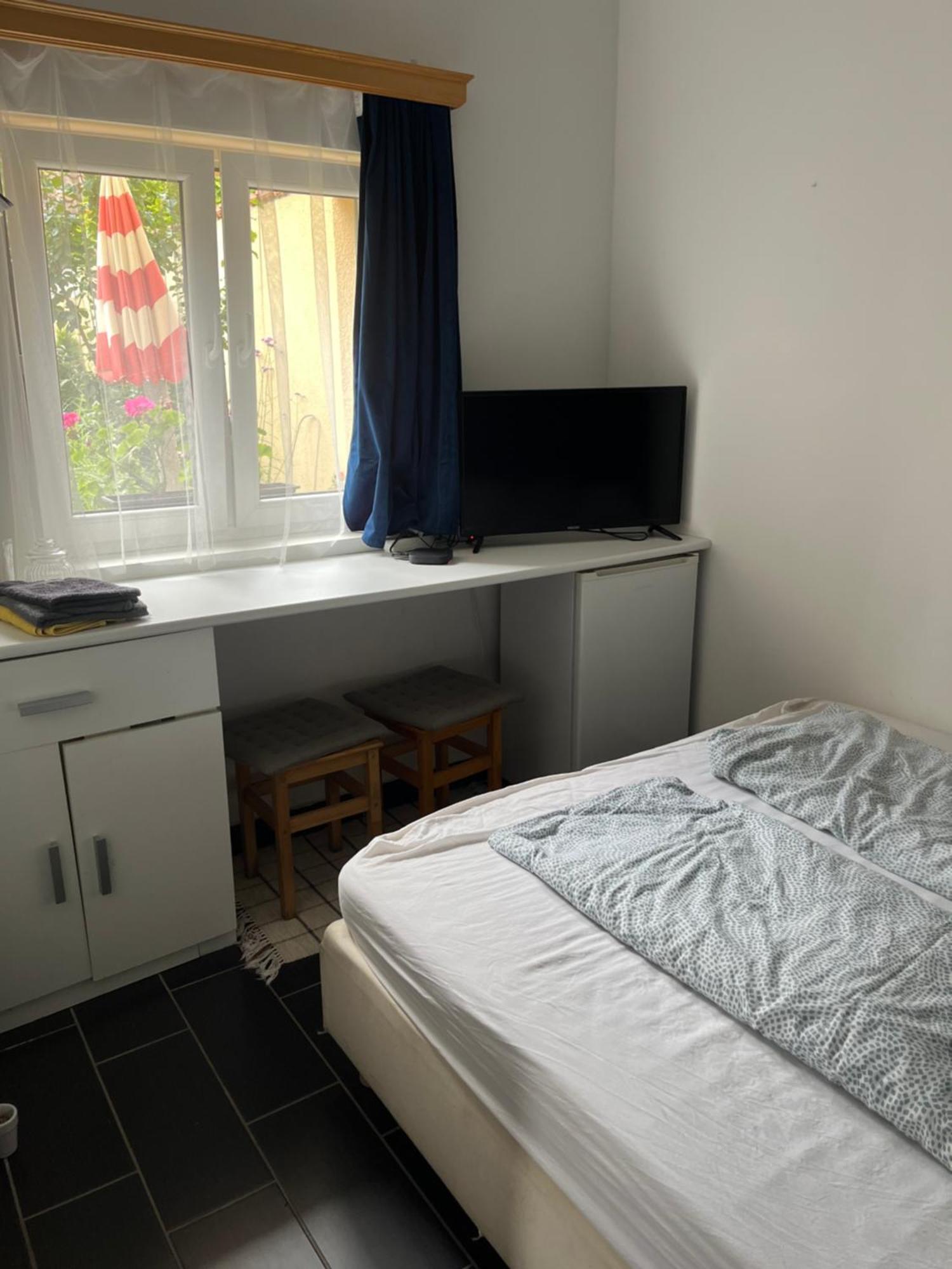Kerti Franciaagyas Apartman Vác المظهر الخارجي الصورة